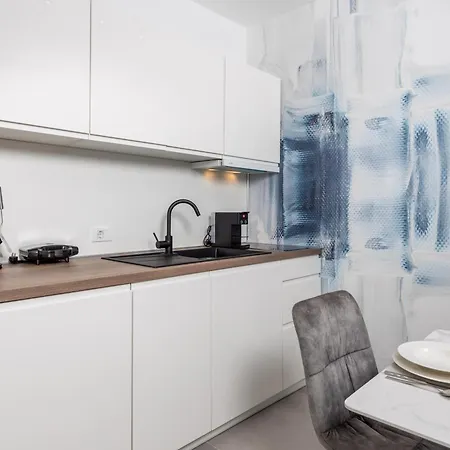 Mar Apartment *