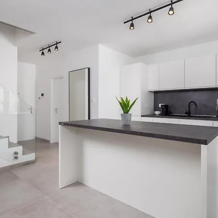 Mar Apartment *